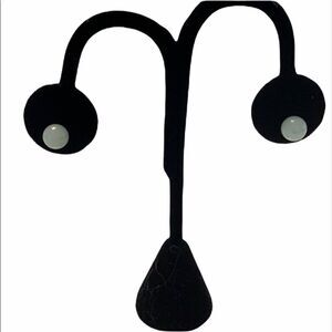 14kt Yellow Gold Green Jade Stud Earrings